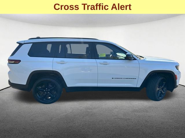 Used 2024 Jeep Grand Cherokee L Limited w/ Black Appearance Package AWD/4WD image 12