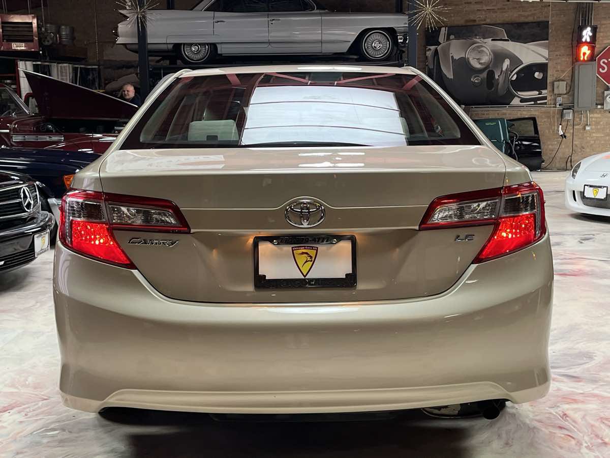 Used 2012 Toyota Camry LE FWD image 8