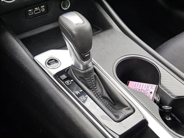 Used 2025 Nissan Altima 2.5 SV FWD image 14
