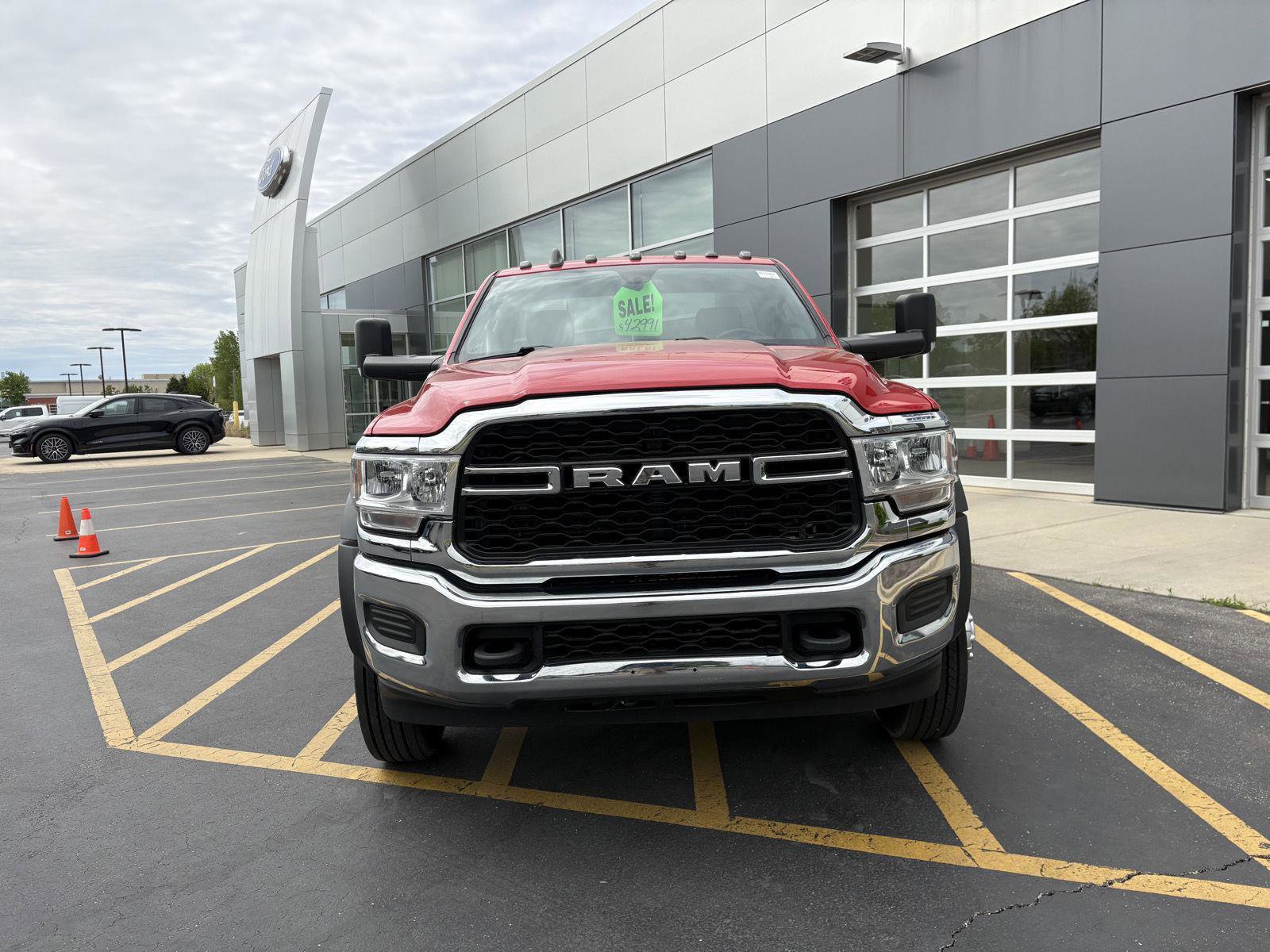 Used 2022 RAM 5500 Tradesman AWD/4WD video 2