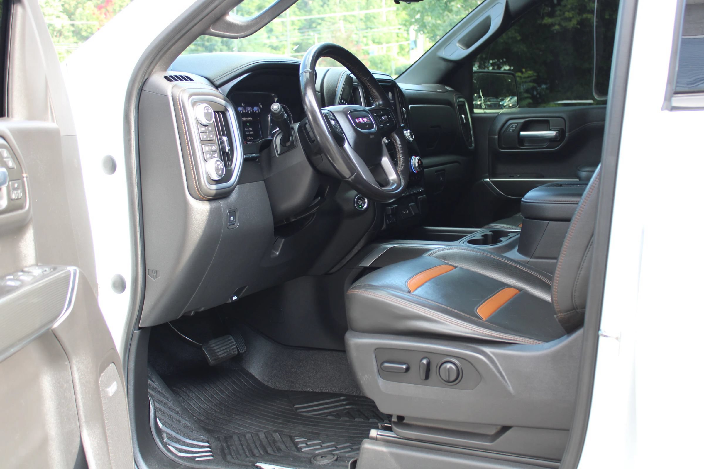Used 2020 GMC Sierra 1500 AT4 w/ AT4 Premium Package AWD/4WD image 23