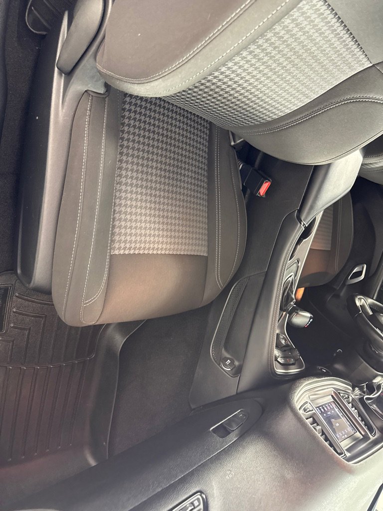 Used 2021 Dodge Challenger SXT w/ Blacktop Package image 21