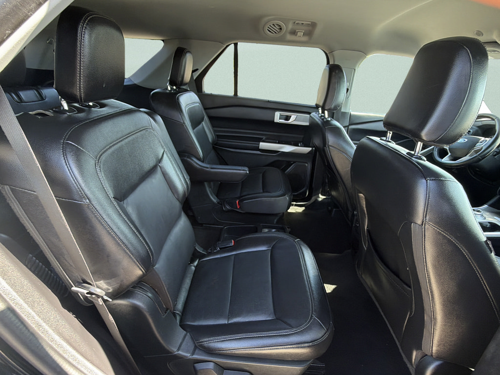 Used 2021 Ford Explorer Limited w/ Equipment Group 301A AWD/4WD image 13