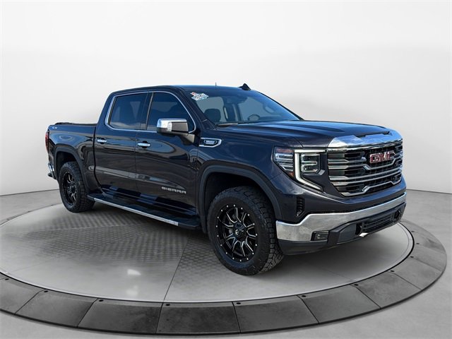Used 2022 GMC Sierra 1500 SLT image 1