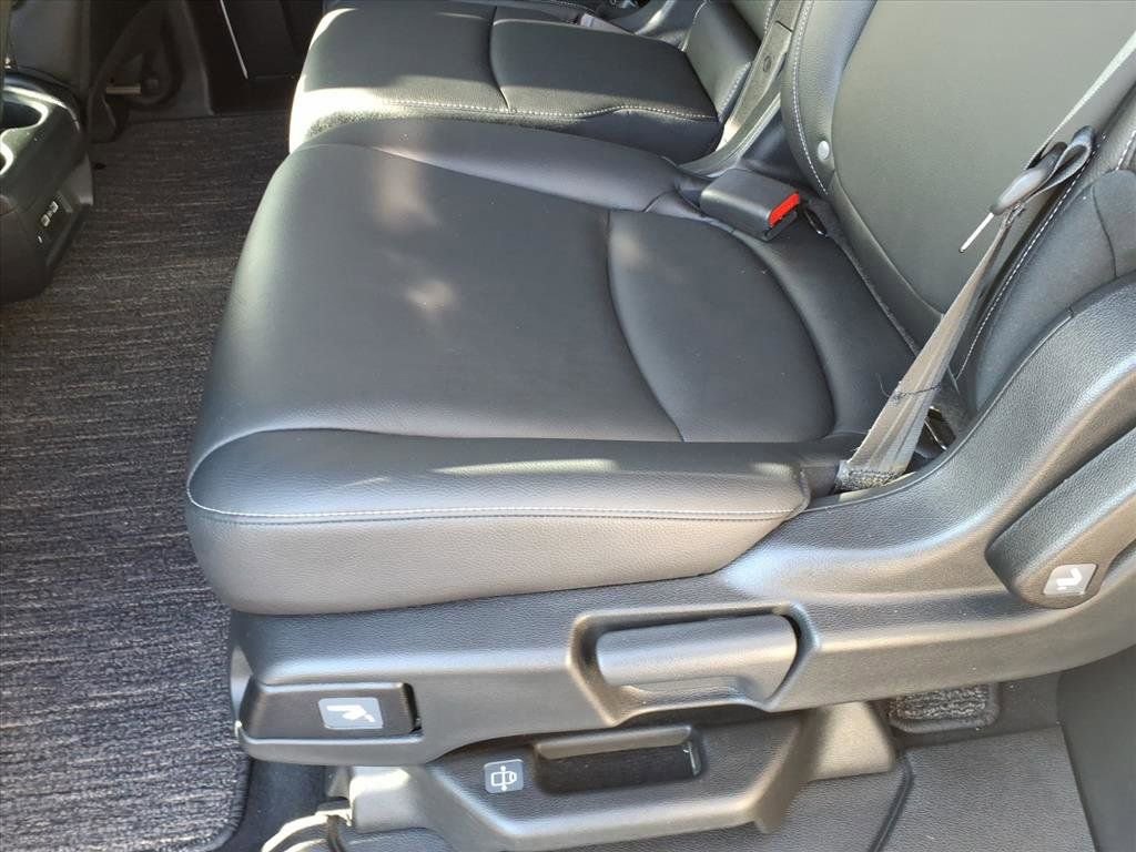 Used 2023 Honda Odyssey Touring image 18