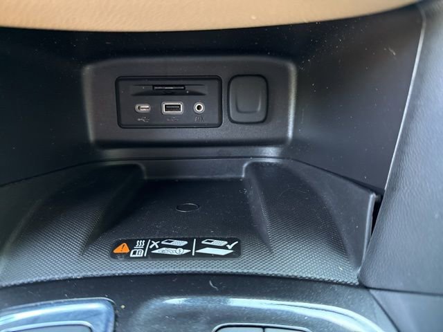 Used 2024 Chevrolet Equinox Premier AWD/4WD image 21