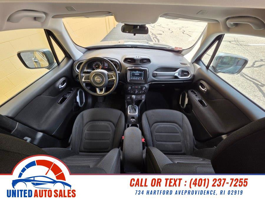 Used 2018 Jeep Renegade Latitude w/ Cold Weather Group AWD/4WD image 15