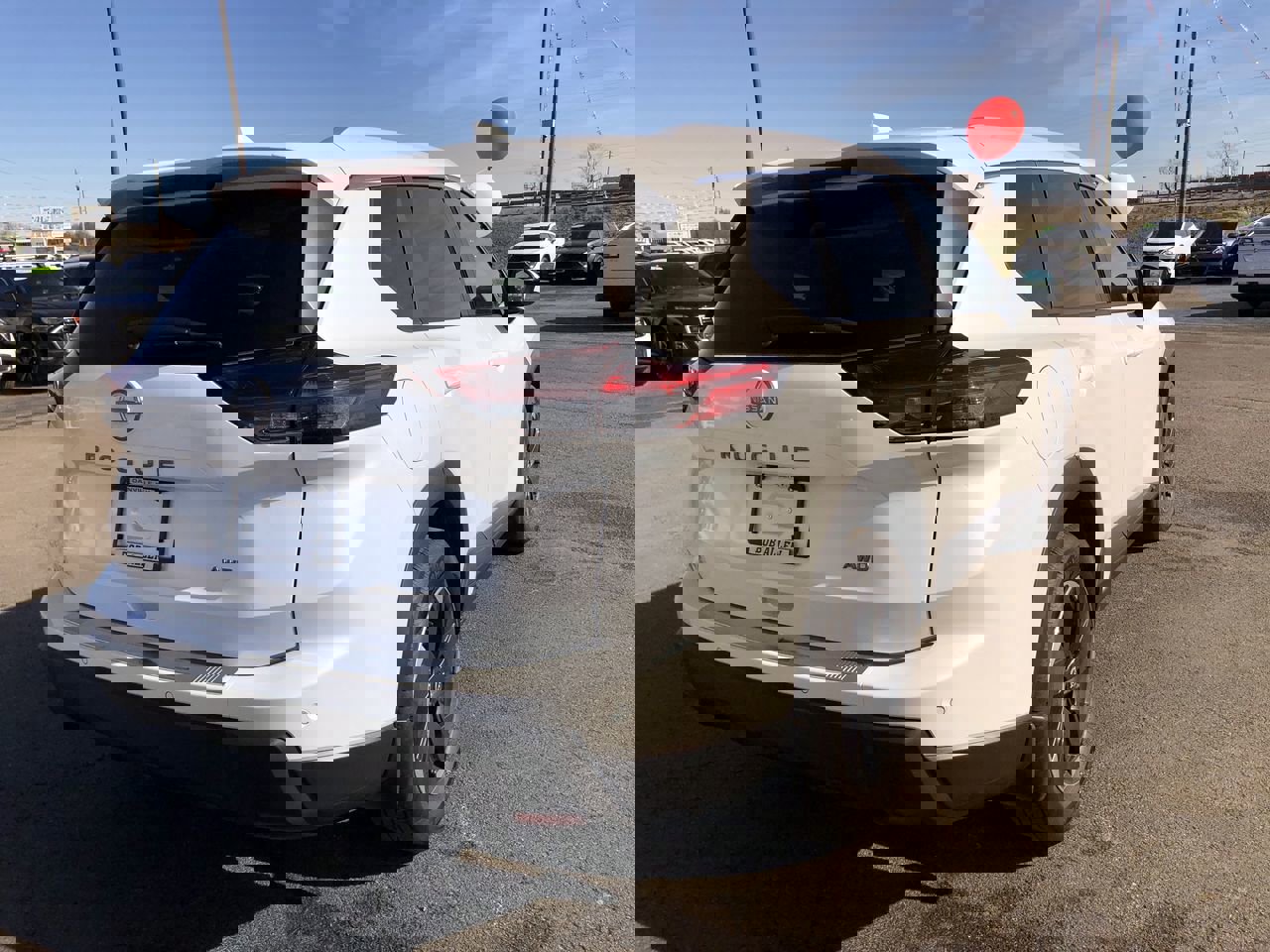 Used 2025 Nissan Rogue SV w/ SV Premium Package image 5