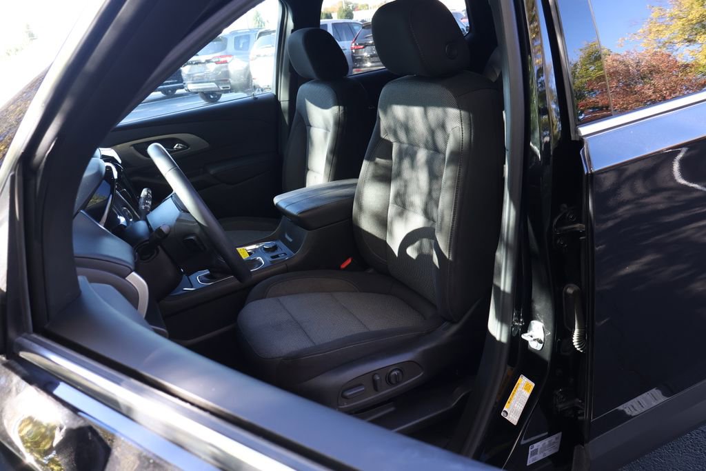 Certified 2023 Chevrolet Traverse LT image 32