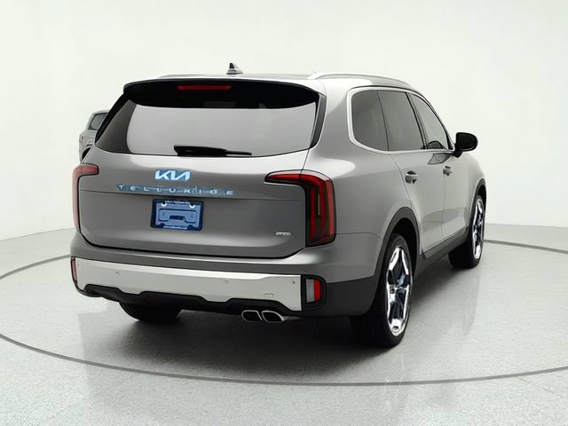 Certified 2024 Kia Telluride EX w/ EX Captain's Chair Package AWD/4WD image 5