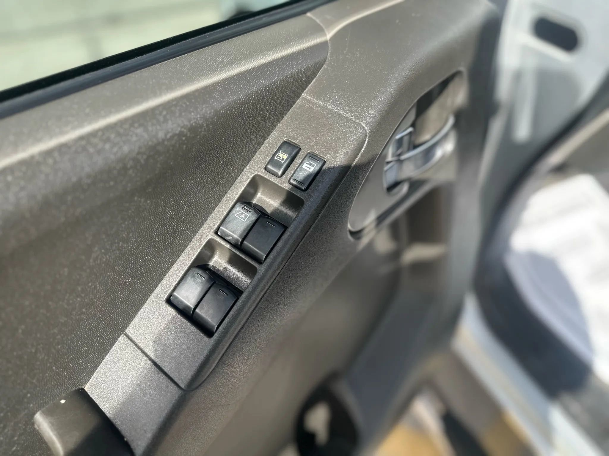 Used 2005 Nissan Frontier NISMO image 13