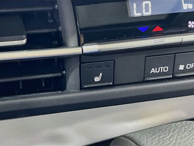 Used 2026 Toyota Sienna XLE FWD image 20