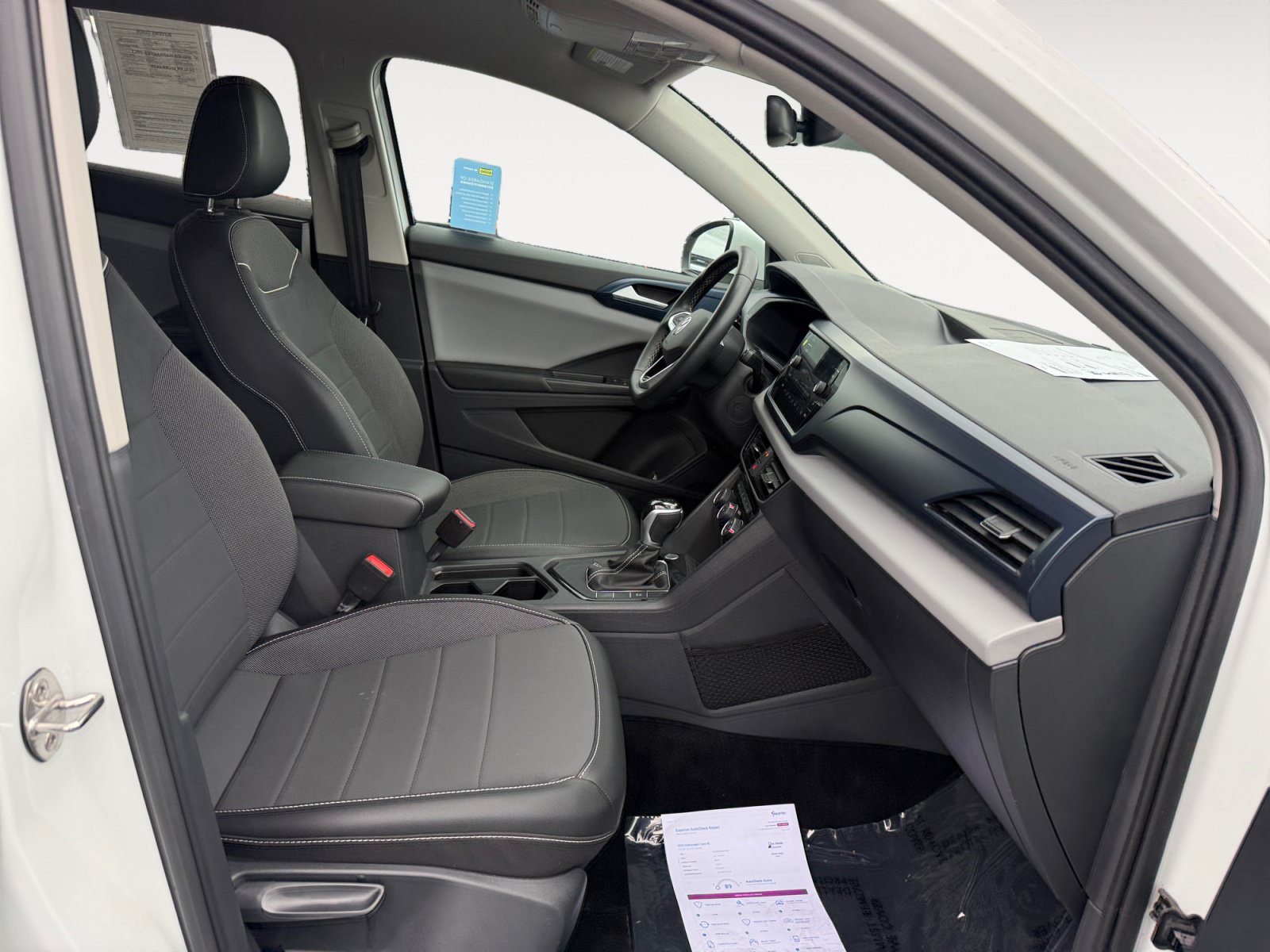 Certified 2023 Volkswagen Taos SE w/ Black Wheel Package FWD image 19