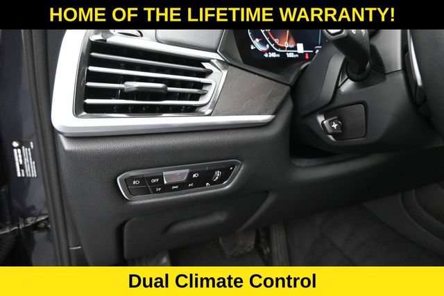 Used 2022 BMW X7 xDrive40i w/ Premium Package AWD/4WD image 16