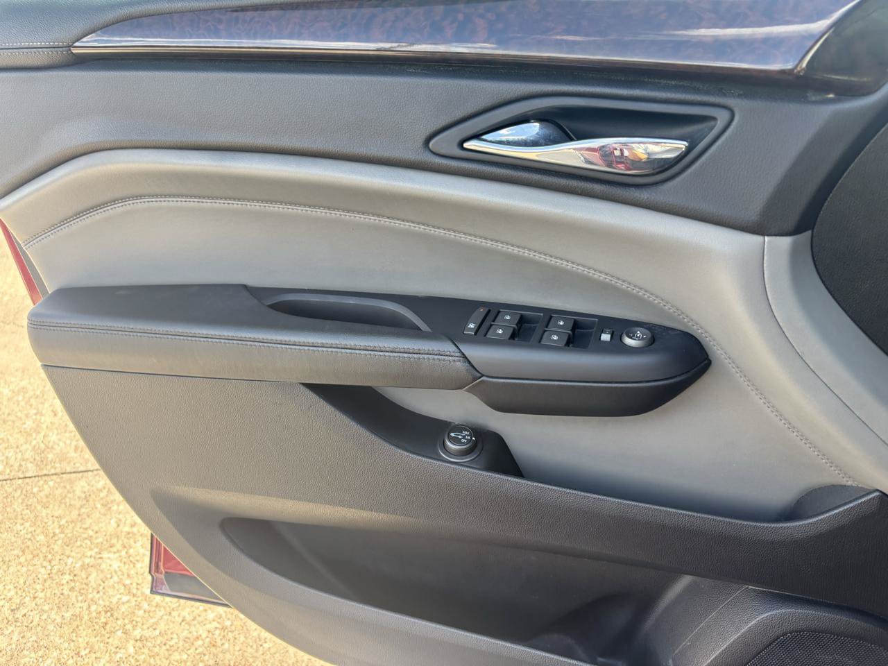 Used 2010 Cadillac SRX Premium FWD image 24