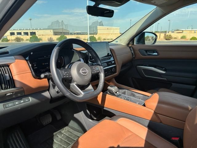 Certified 2025 Nissan Pathfinder Platinum w/ Cargo Package FWD image 10