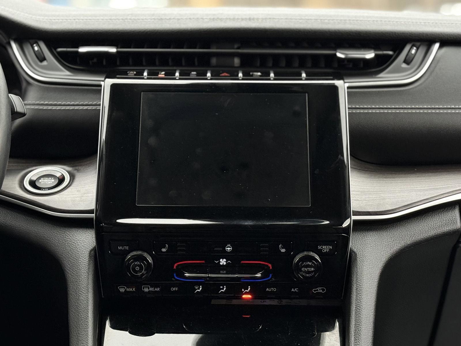 Used 2022 Jeep Grand Cherokee Limited image 19