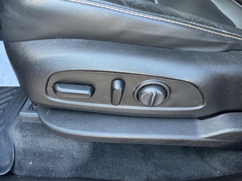 Used 2020 Chevrolet Traverse LT image 18