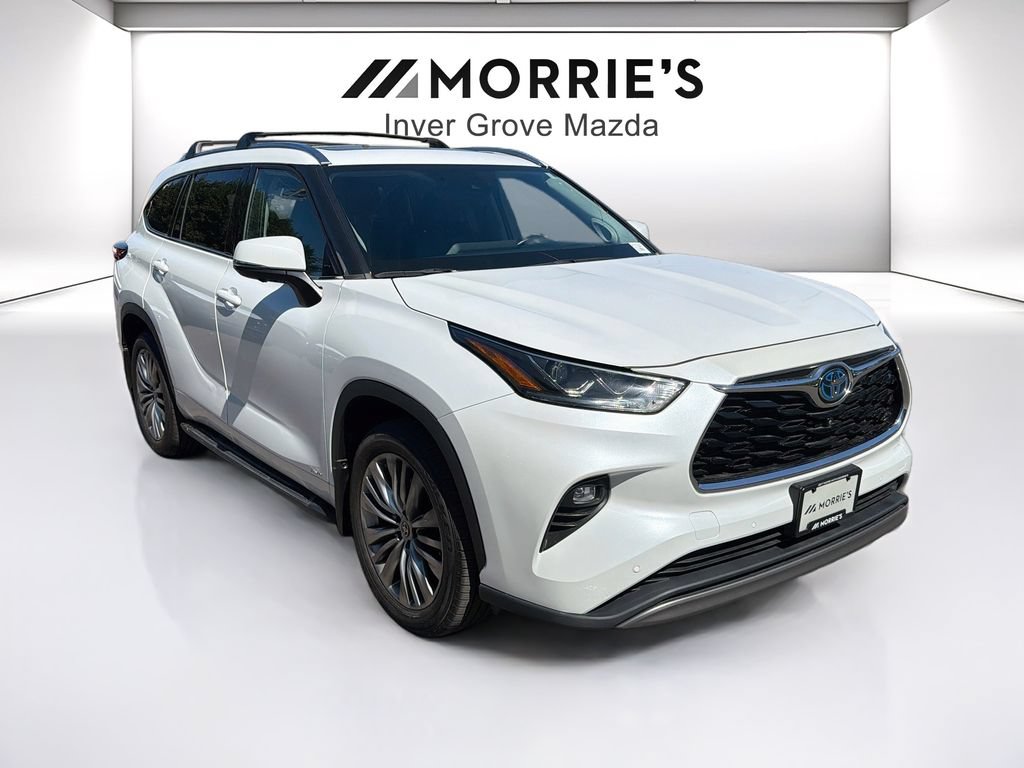 Used 2023 Toyota Highlander Platinum AWD/4WD image 3