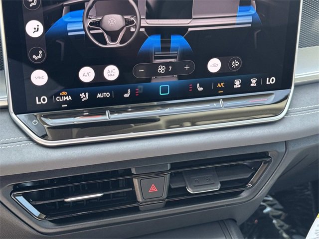 New 2025 Volkswagen Tiguan SE image 24