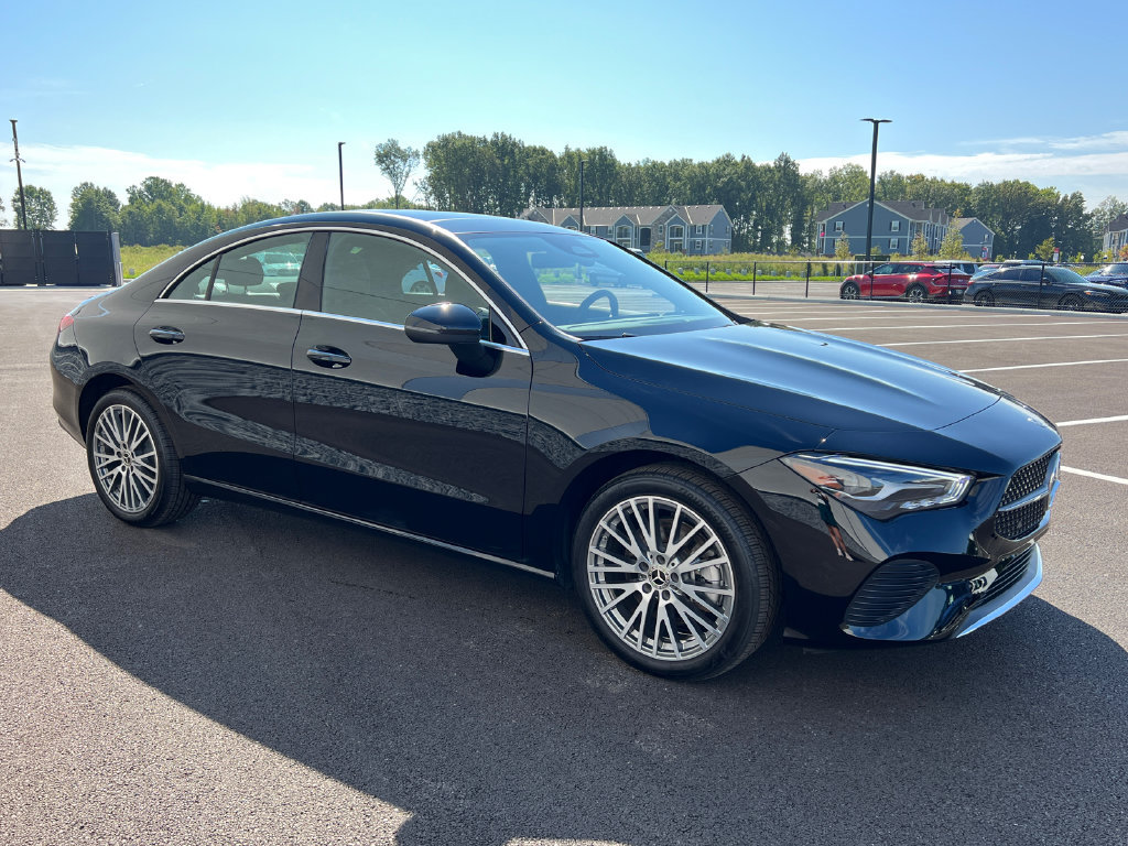 Used 2025 Mercedes-Benz CLA 250 4MATIC image 2