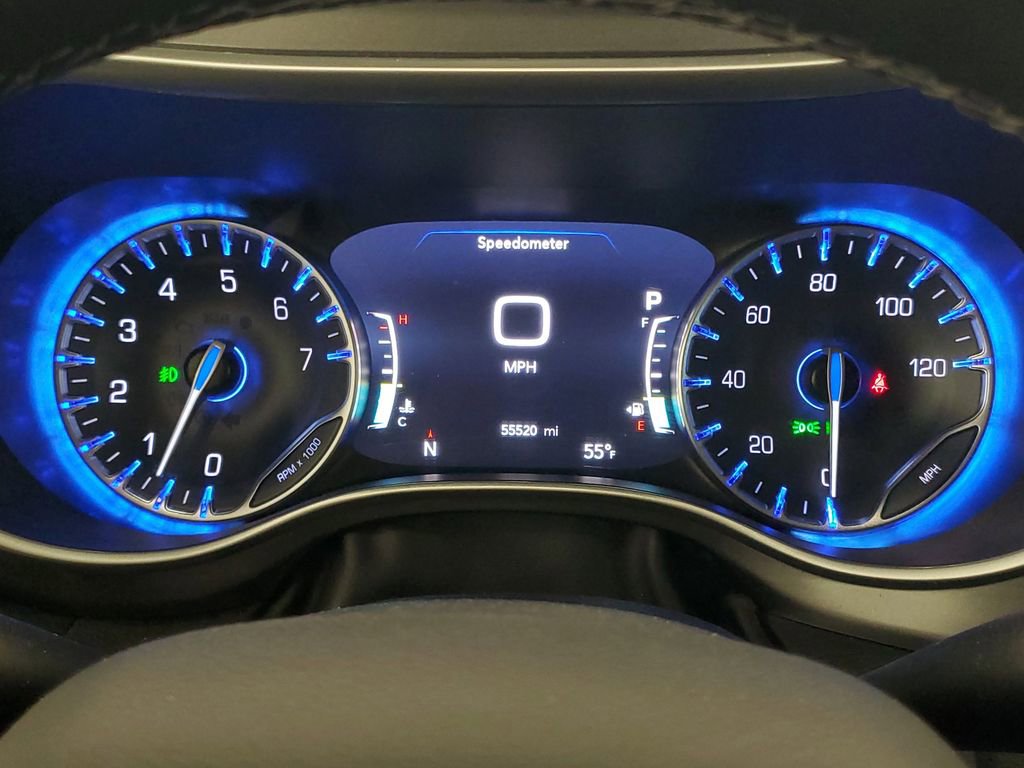 Used 2024 Chrysler Pacifica Touring-L image 15