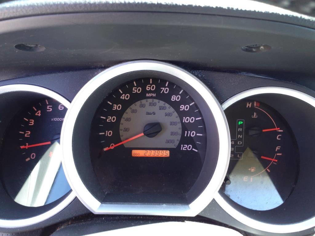 Used 2005 Toyota Tacoma PreRunner image 17