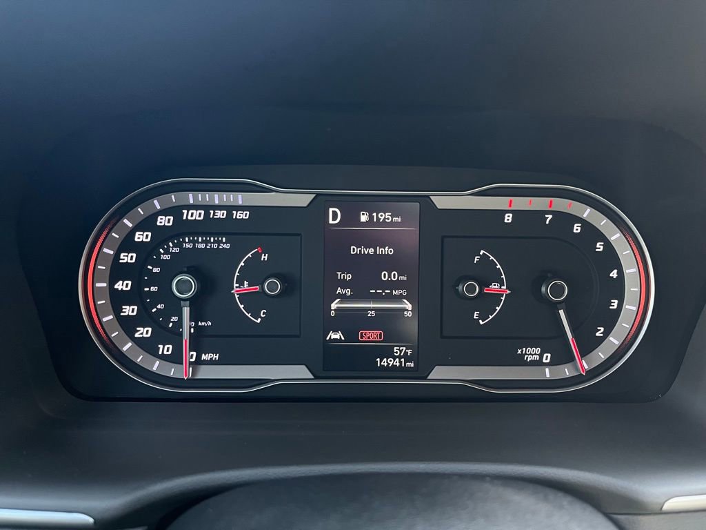 Used 2024 Hyundai Santa Cruz SE image 16