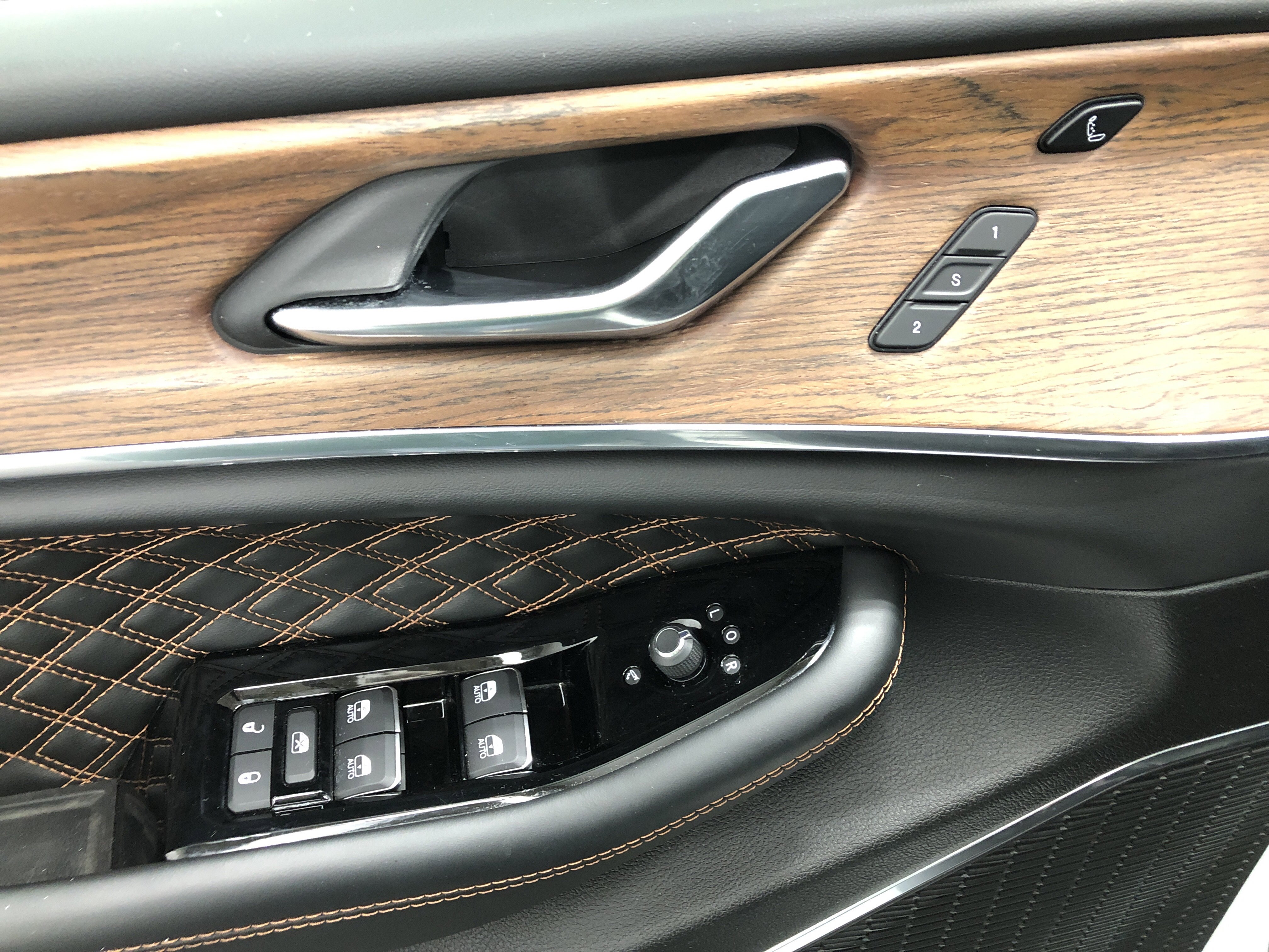 Certified 2024 Jeep Grand Cherokee L Summit w/ Advanced Protech Group IV image 20