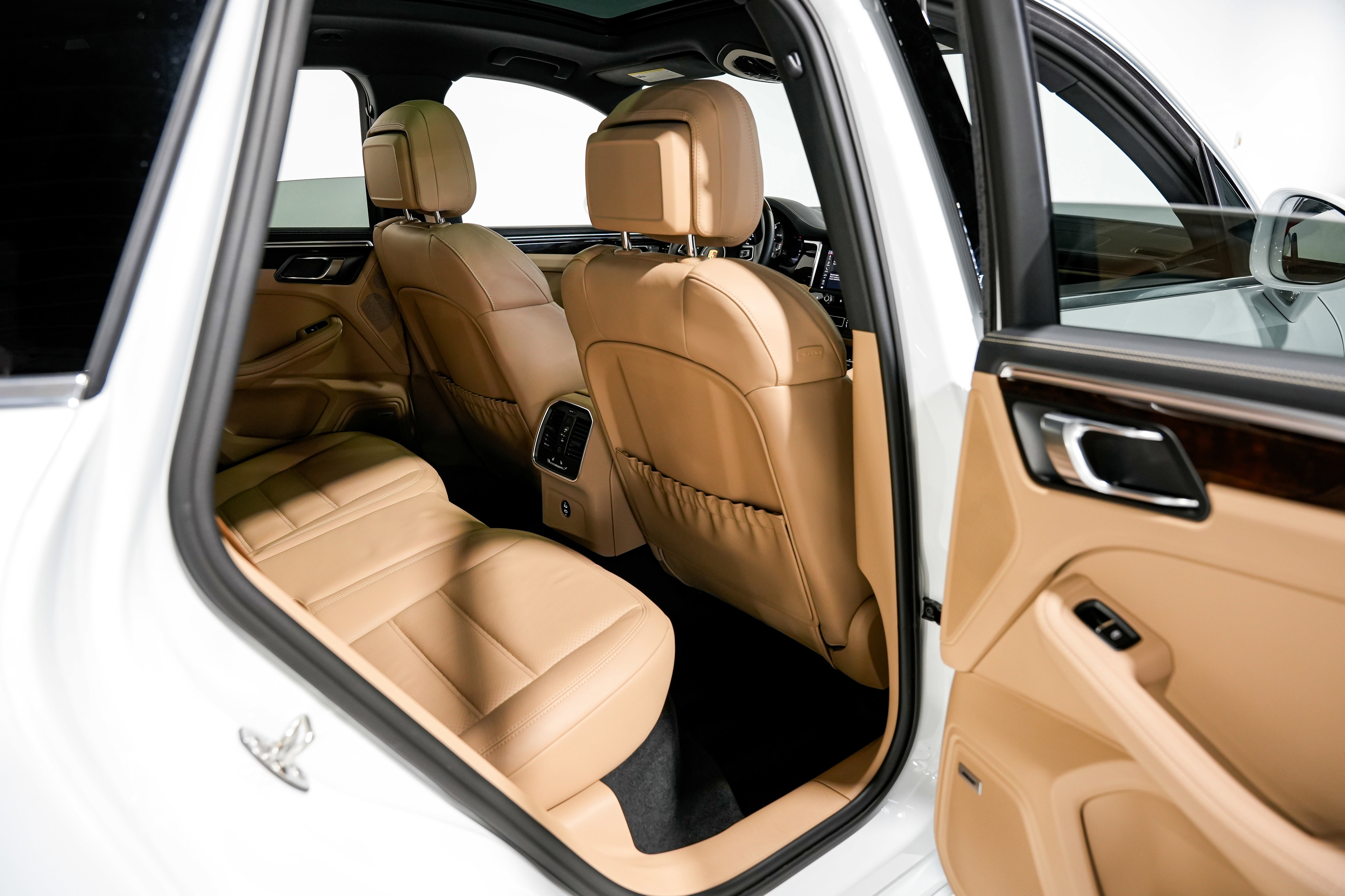 Used 2023 Porsche Macan S image 35