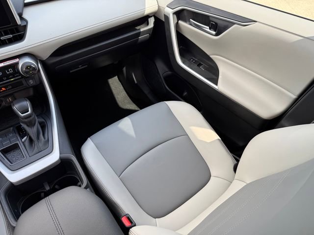Used 2025 Toyota RAV4 XLE Premium image 25