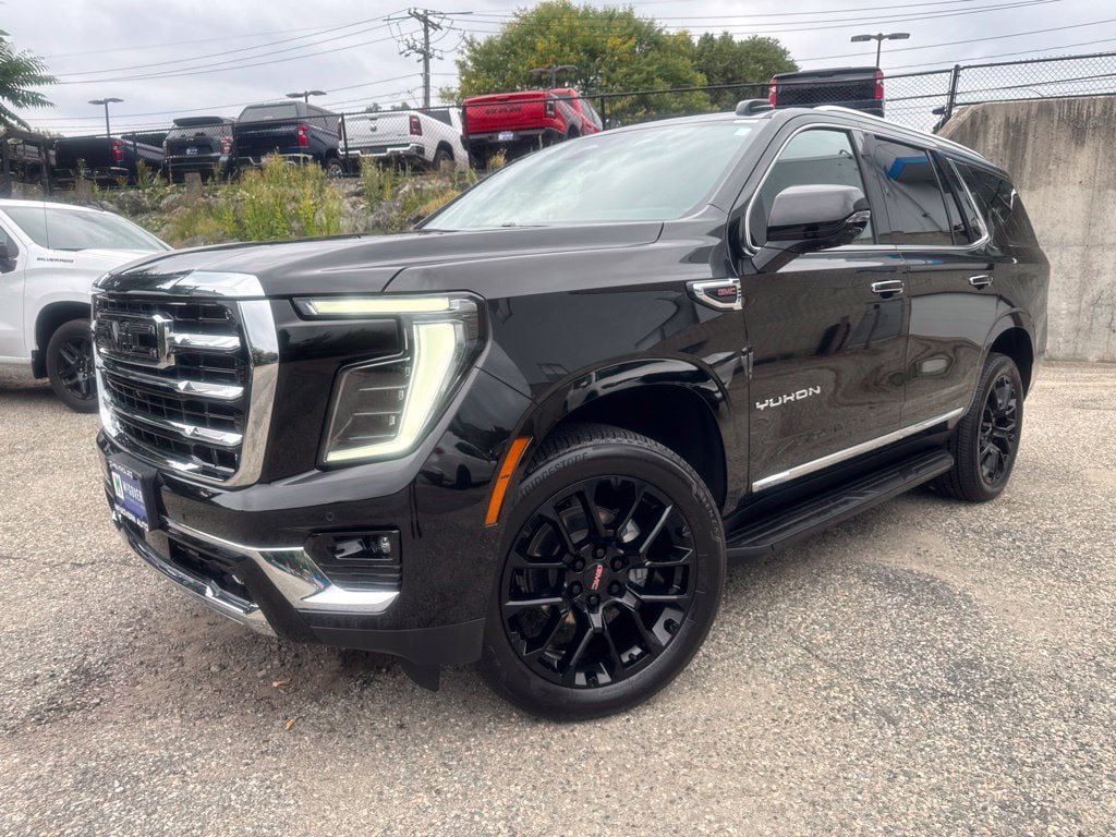 Used 2025 GMC Yukon Elevation AWD/4WD image 2