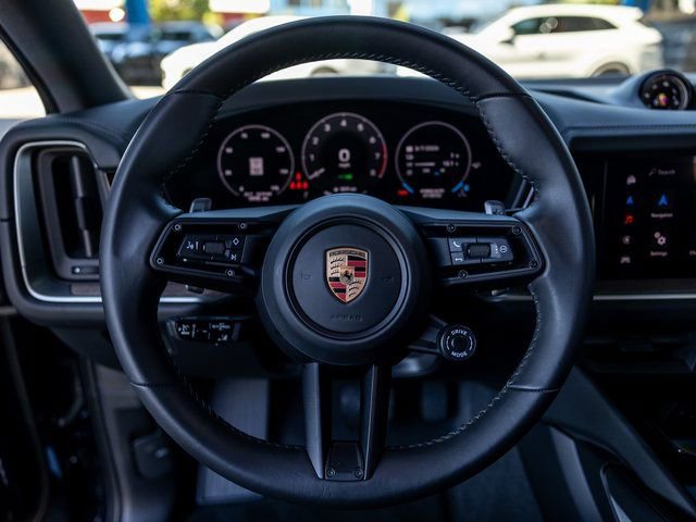 Certified 2025 Porsche Cayenne E-Hybrid image 6