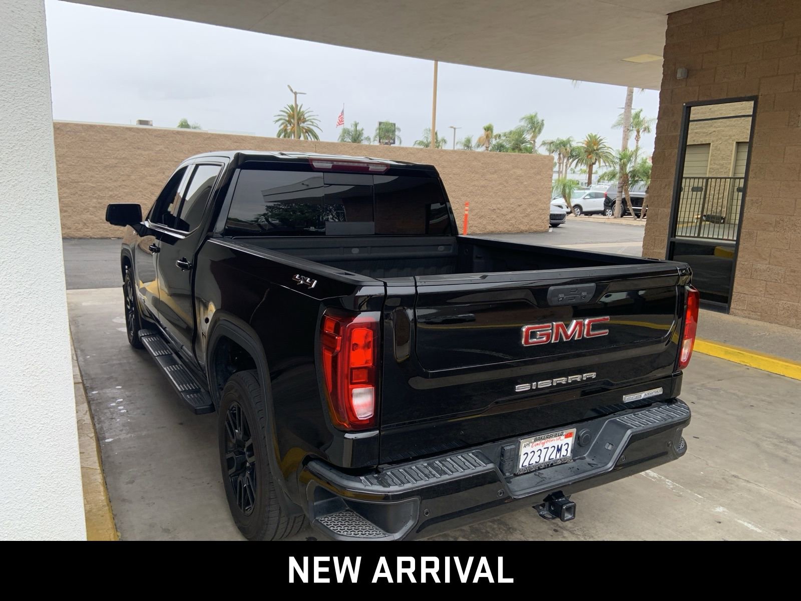 Certified 2022 GMC Sierra 1500 Elevation w/ Elevation Premium Package AWD/4WD image 6