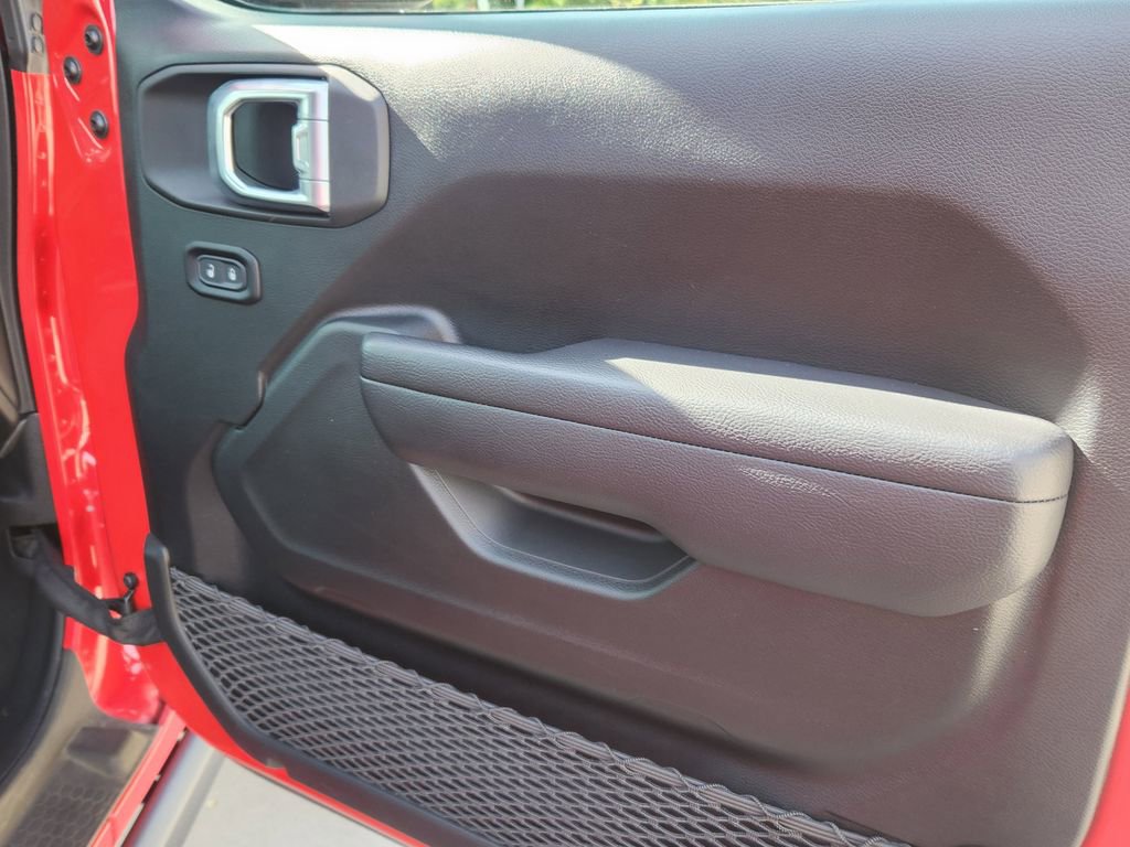 Used 2024 Jeep Gladiator Rubicon w/ Convenience Group image 17