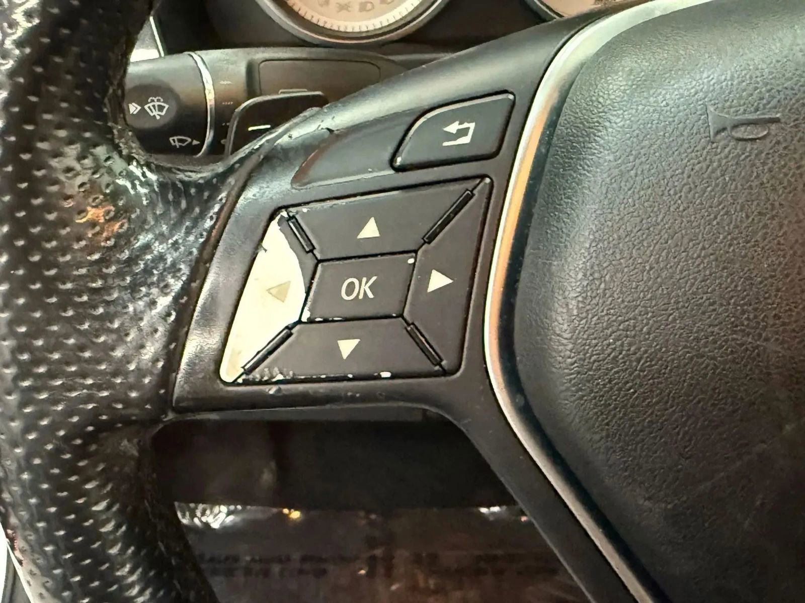 Used 2016 Mercedes-Benz E 350 Sedan w/ Premium Package image 27