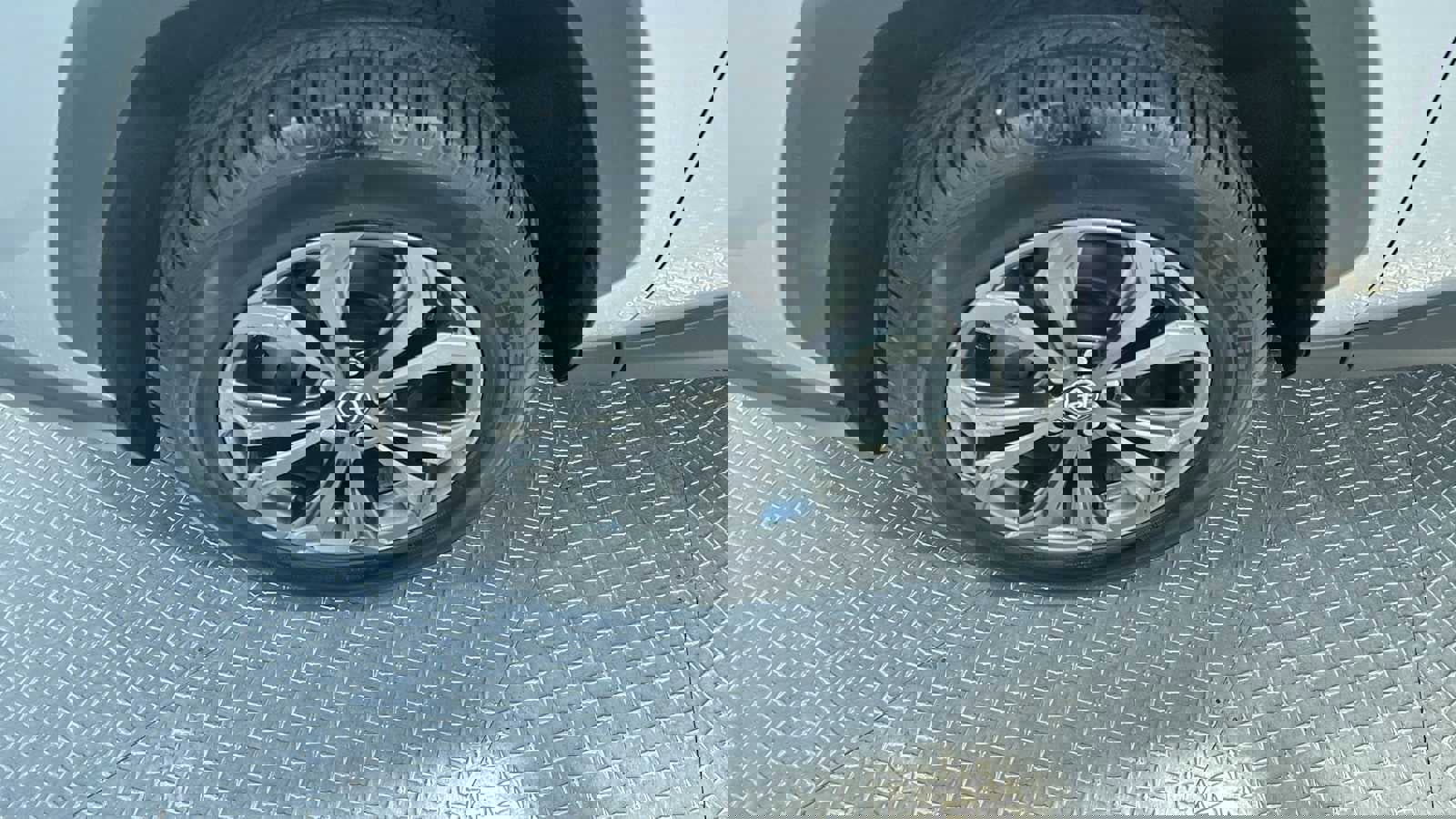 Used 2023 Toyota RAV4 Limited image 10