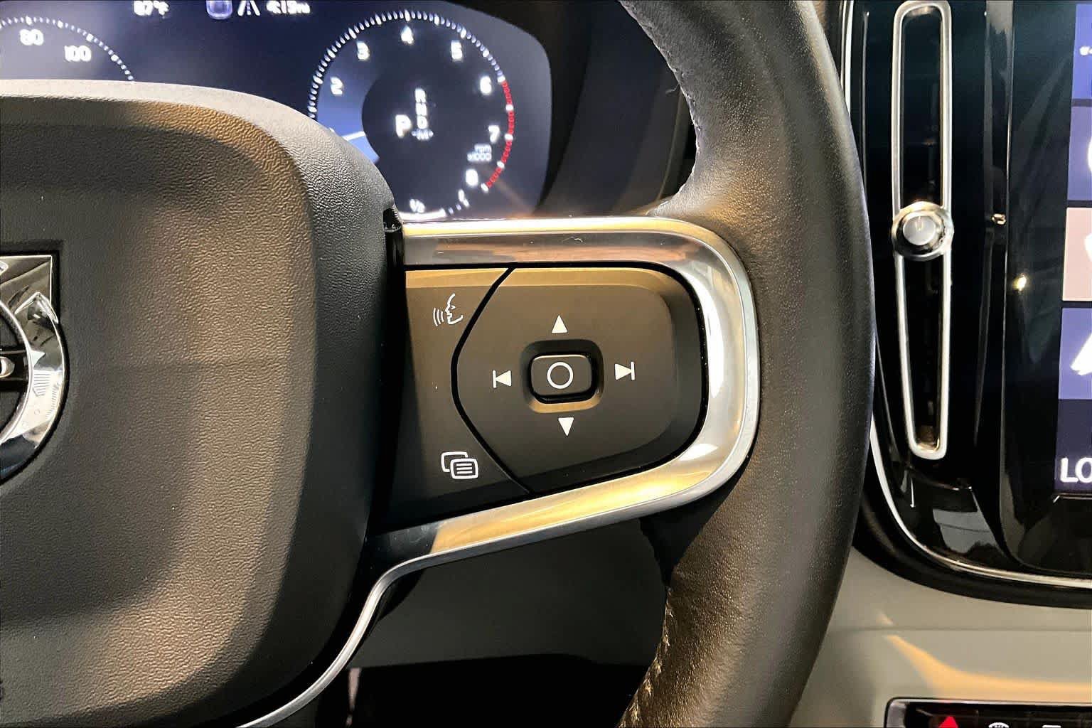 Used 2020 Volvo XC40 T5 Inscription AWD/4WD image 25