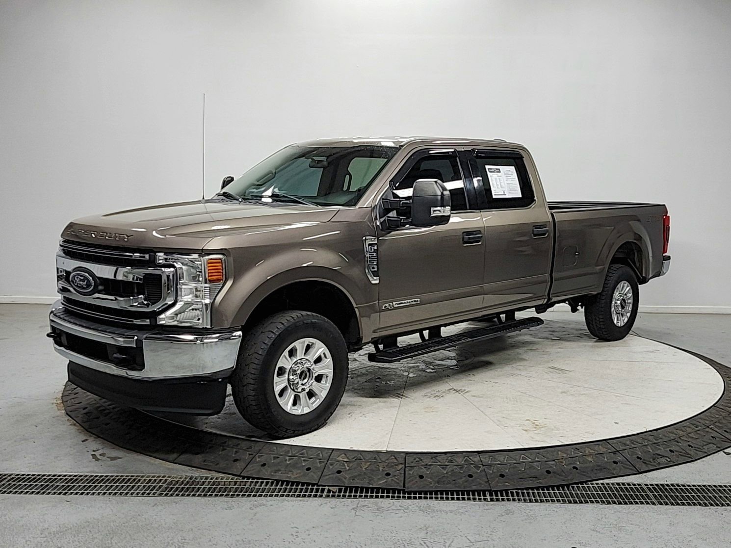 Used 2021 Ford F250 XLT image 3