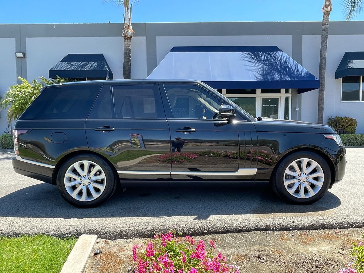 Used 2017 Land Rover Range Rover HSE AWD/4WD image 4