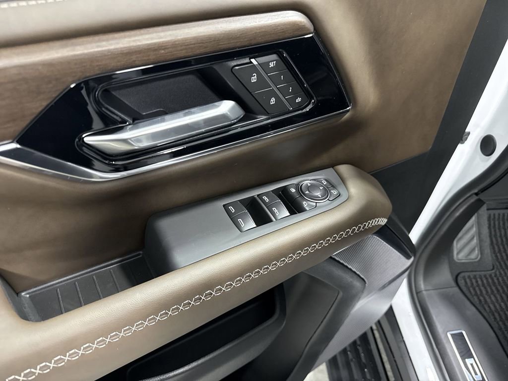 New 2026 GMC Yukon XL Denali Ultimate AWD/4WD image 24