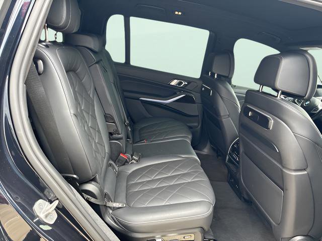 Used 2023 BMW X7 xDrive40i w/ Executive Package image 9