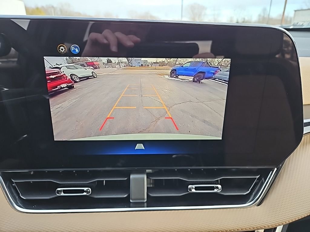 Certified 2026 Chevrolet Equinox ACTIV w/ Convenience Package III image 19