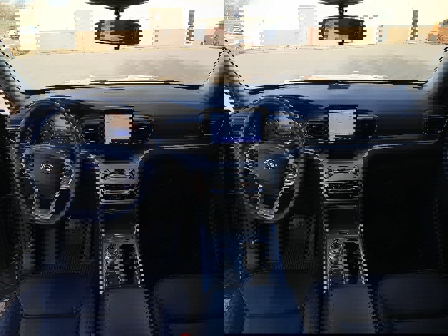 Used 2020 Ford Explorer XLT w/ Equipment Group 202A image 25