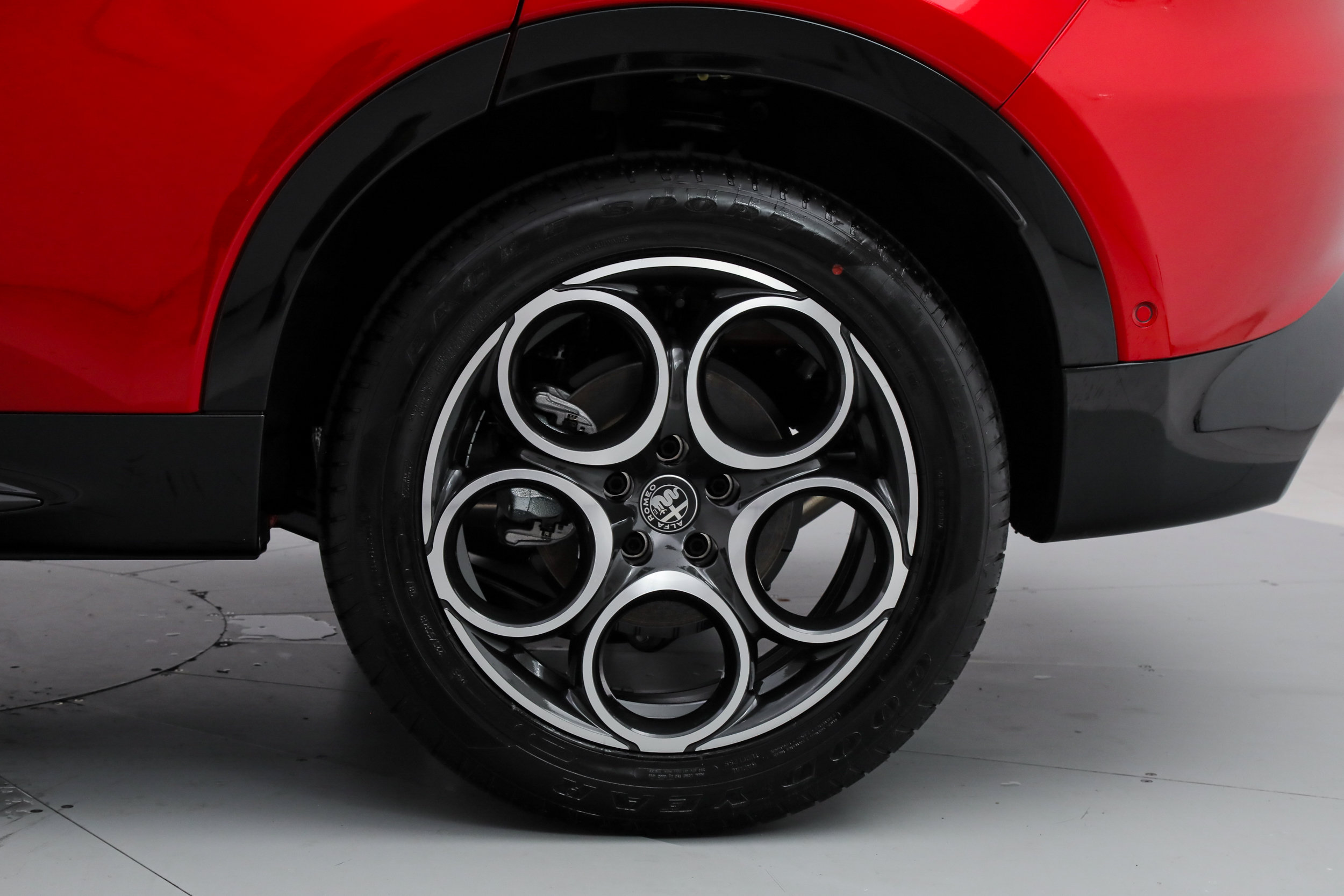 New 2026 Alfa Romeo Tonale w/ Red Premium Package AWD/4WD image 19