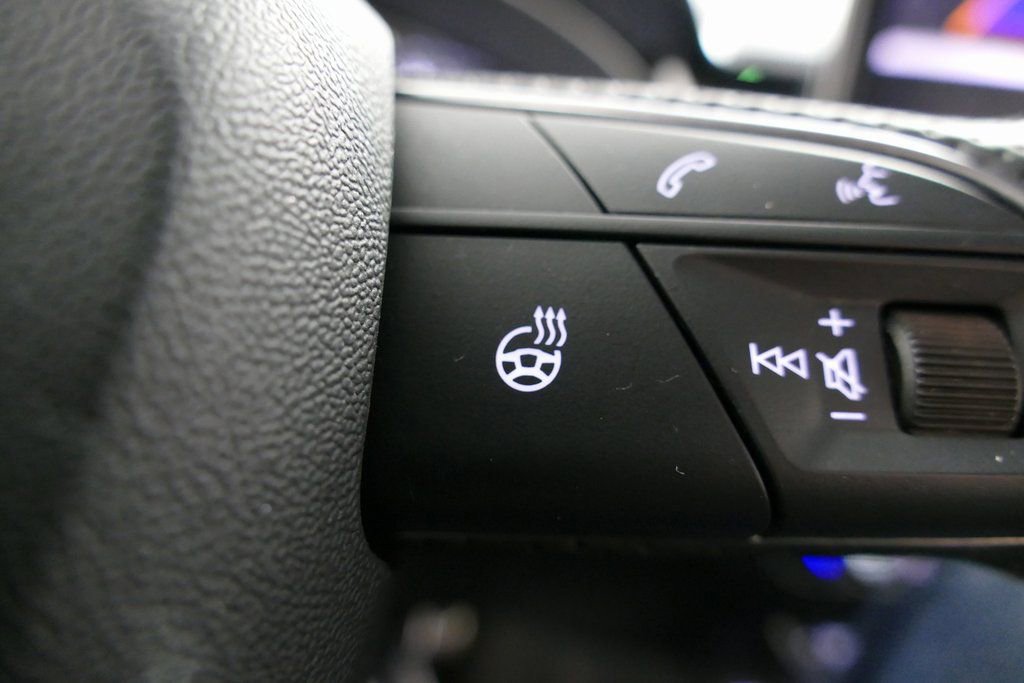 Used 2023 Audi SQ5 Premium w/ Convenience Package image 18