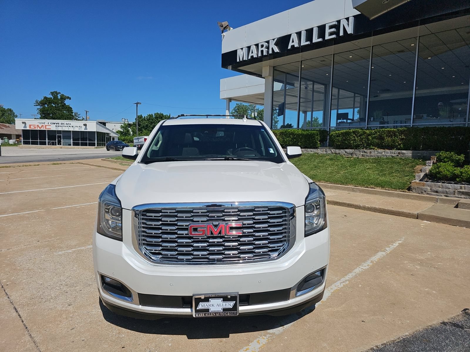 Used 2018 GMC Yukon XL Denali w/ Open Road Package AWD/4WD image 9