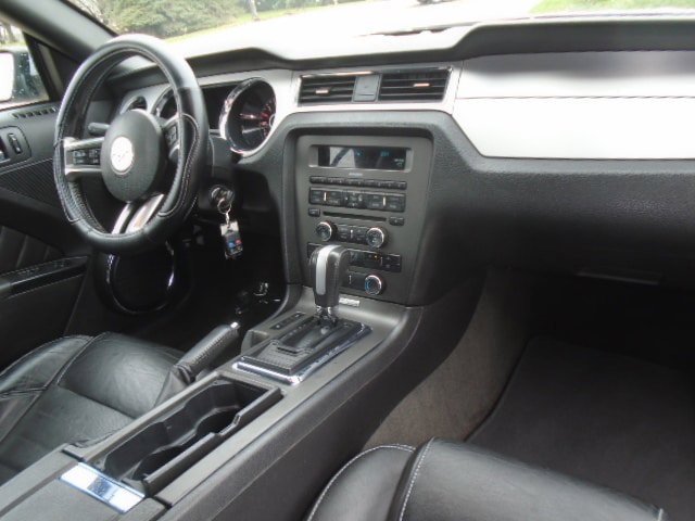 Used 2014 Ford Mustang Premium RWD image 9