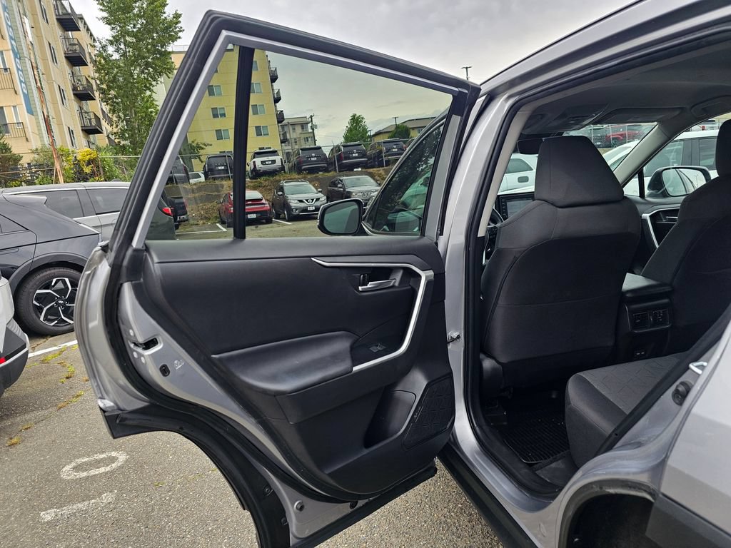 Used 2022 Toyota RAV4 XLE w/ XLE Grade Weather Package AWD/4WD image 16