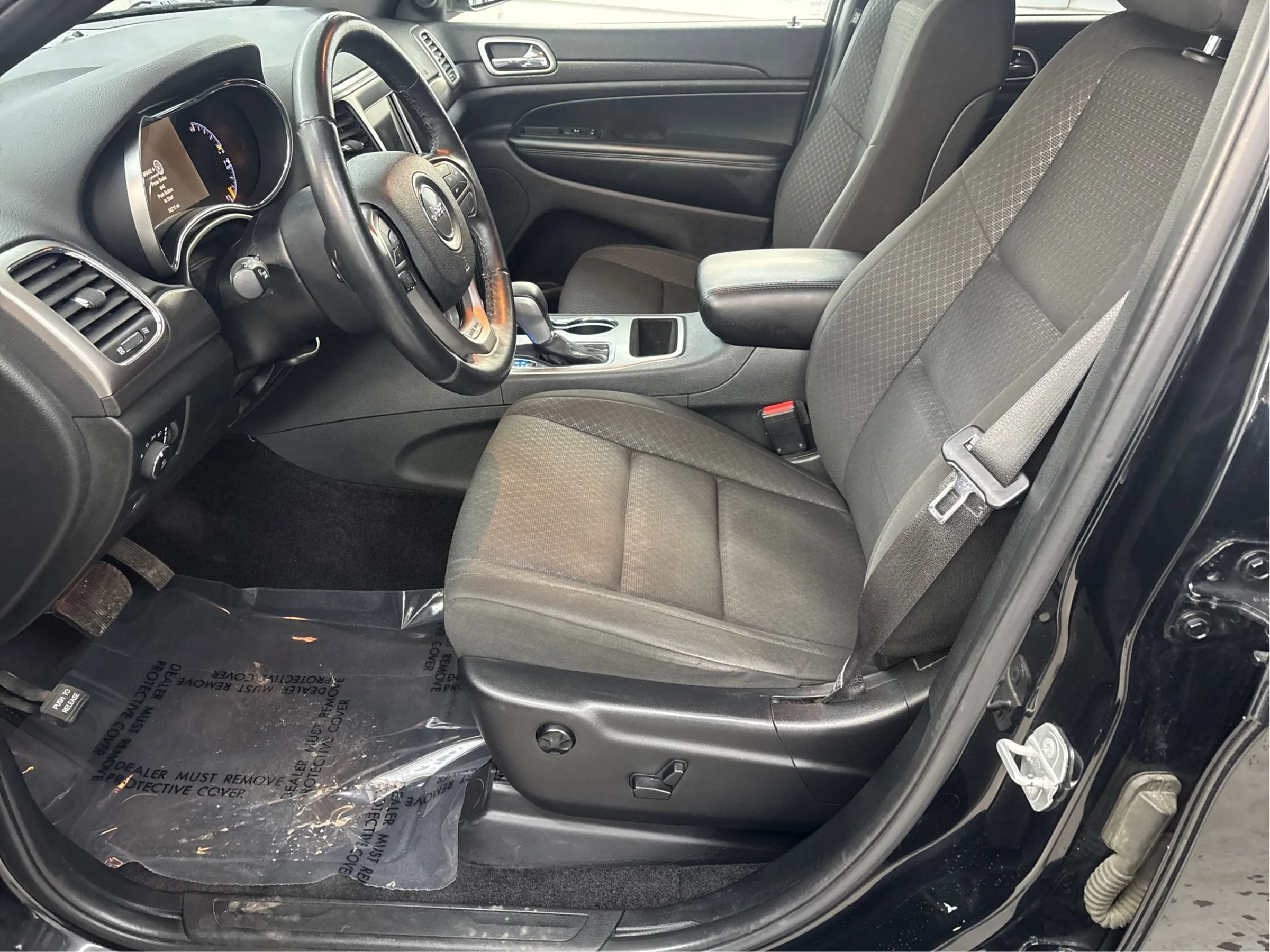Used 2018 Jeep Grand Cherokee Laredo AWD/4WD image 13